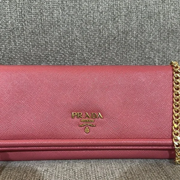 Prada Bag - Picture 5 of 17